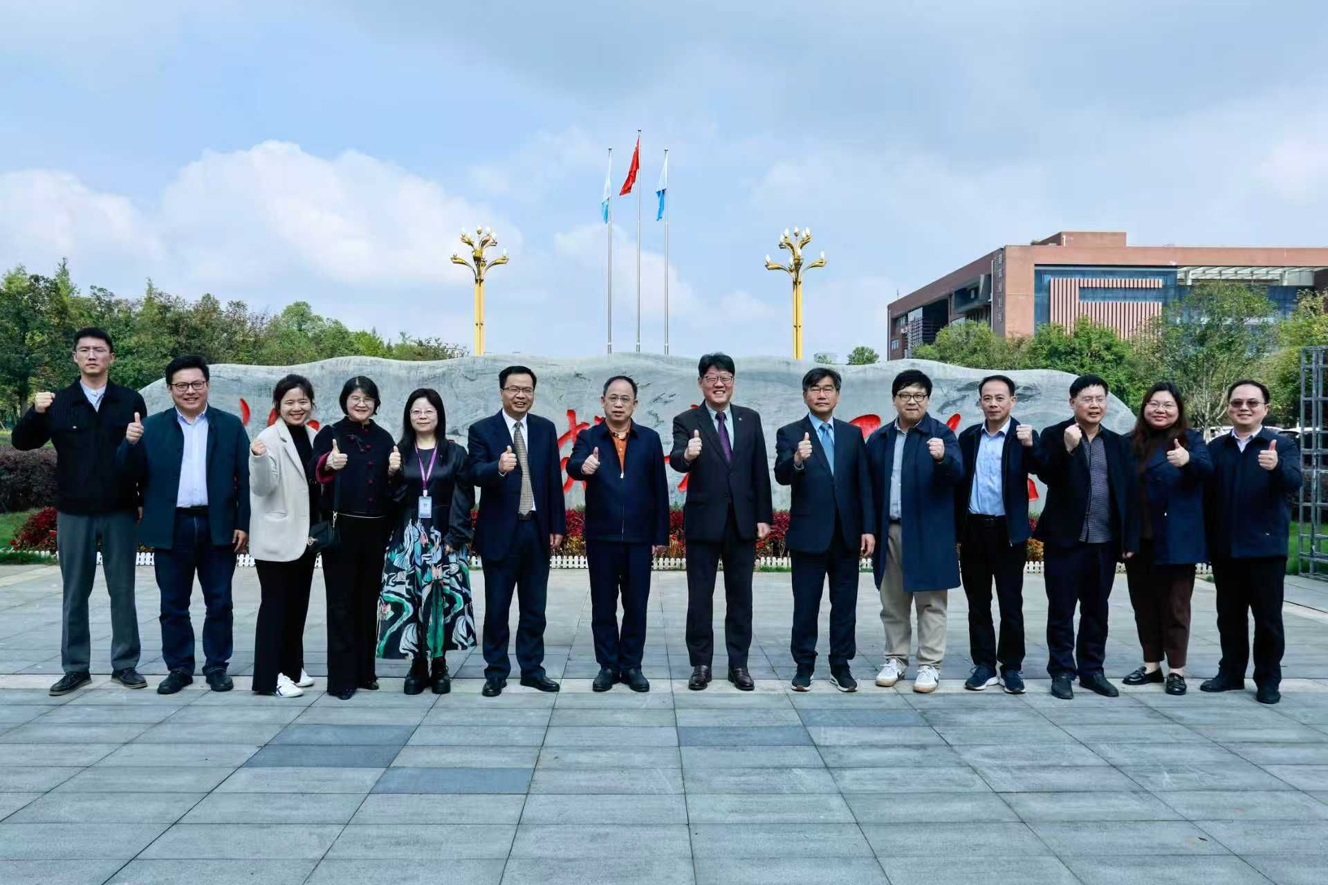 492462408be791e888eb96d1420ccd4e